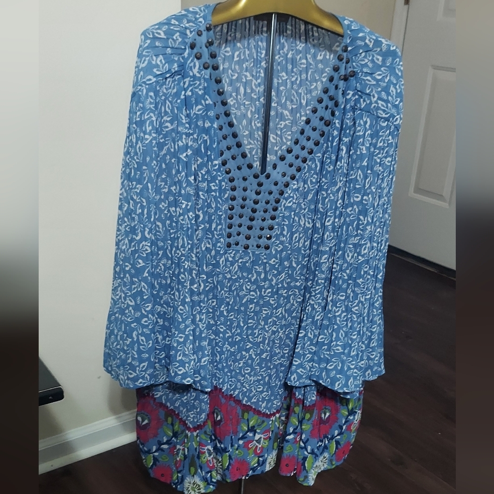 ! Embellished Pleated Bell Sleeve Sheer Flowy Blue Floral Top 3x